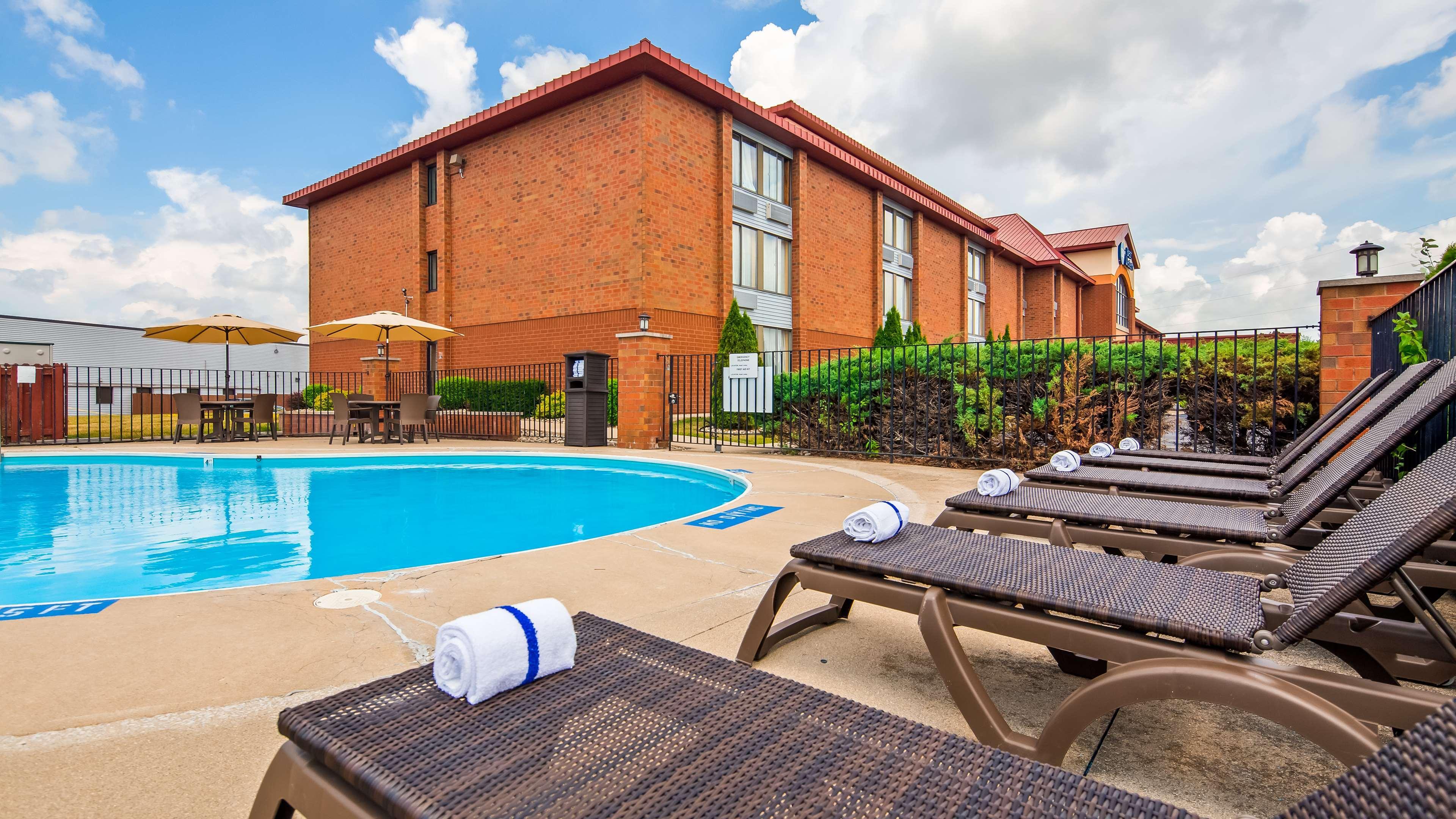 Best Western Luxbury Inn Fort Wayne Dış mekan fotoğraf