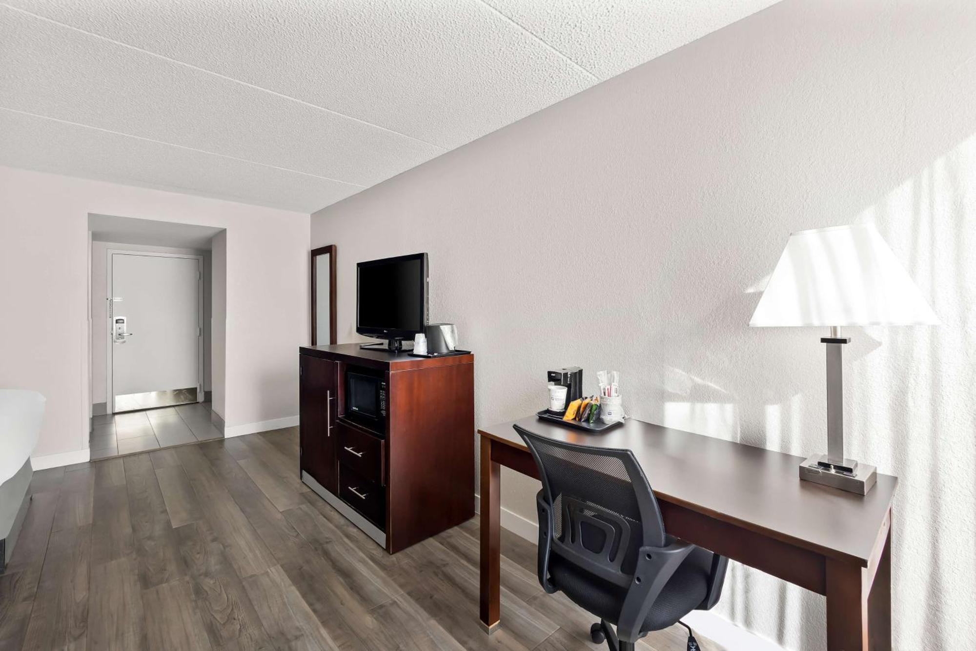 Best Western Luxbury Inn Fort Wayne Dış mekan fotoğraf