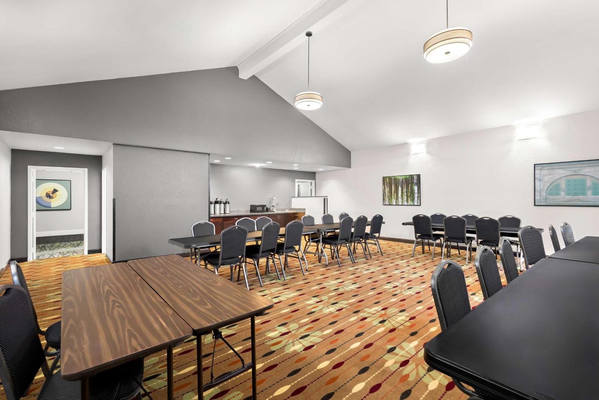 Best Western Luxbury Inn Fort Wayne Dış mekan fotoğraf