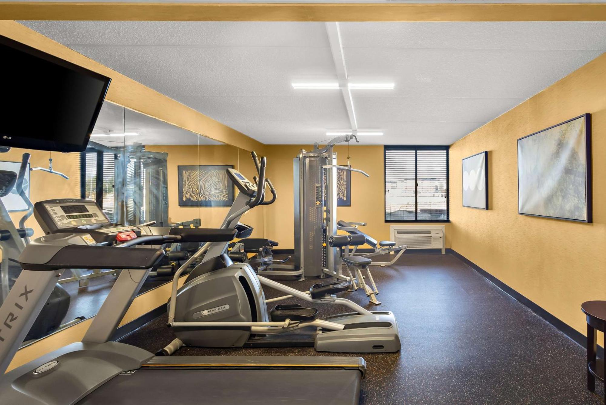 Best Western Luxbury Inn Fort Wayne Dış mekan fotoğraf
