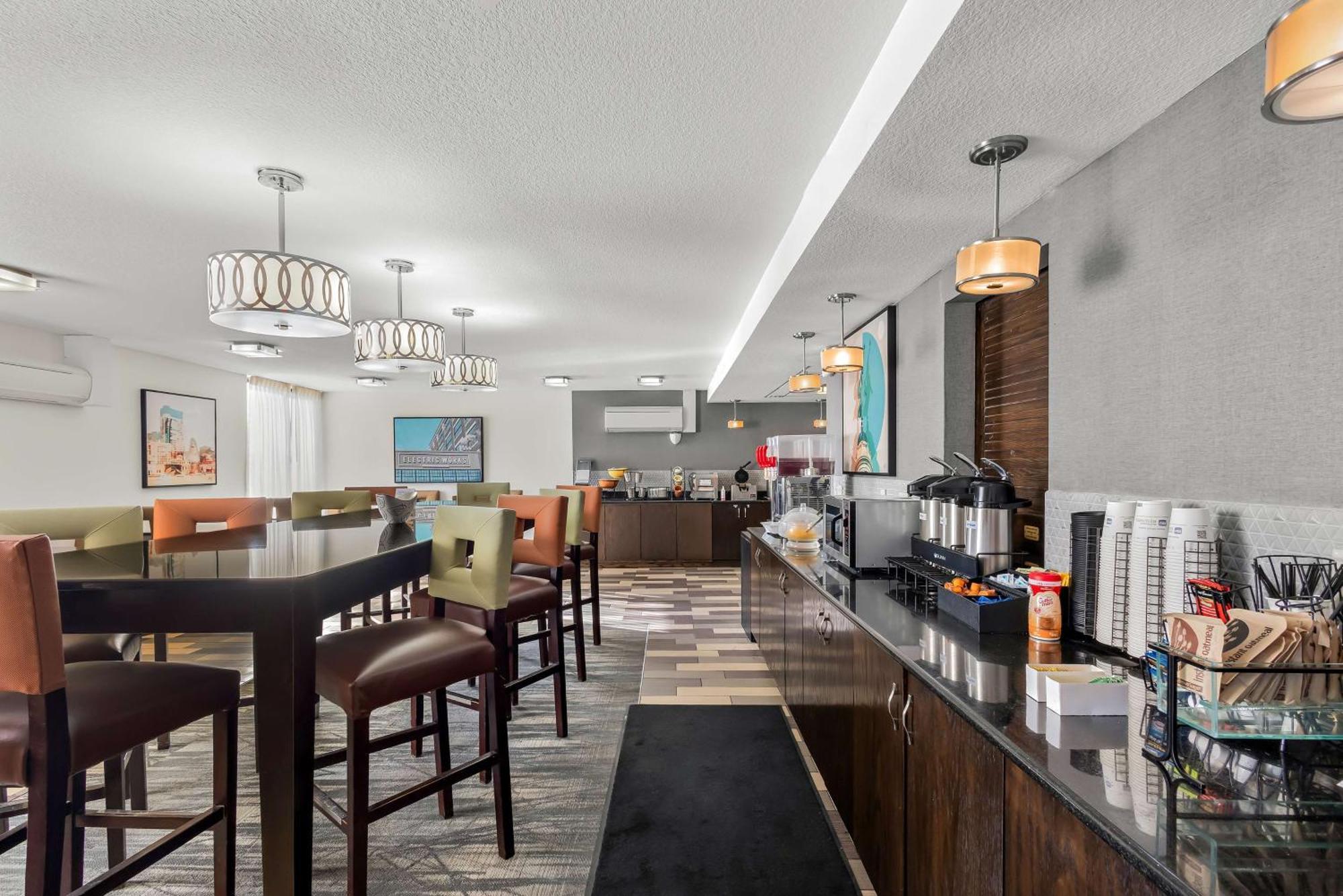 Best Western Luxbury Inn Fort Wayne Dış mekan fotoğraf
