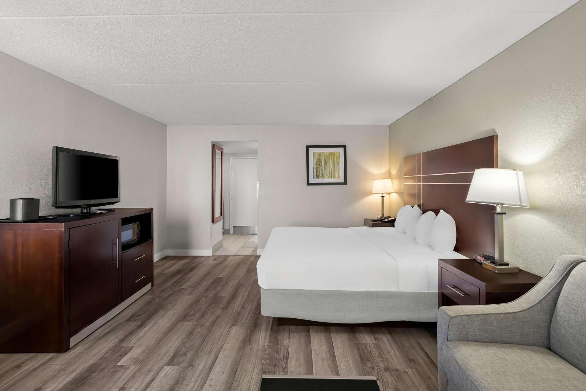 Best Western Luxbury Inn Fort Wayne Dış mekan fotoğraf