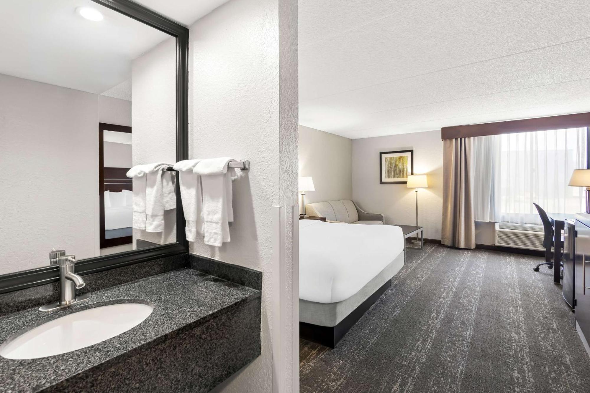 Best Western Luxbury Inn Fort Wayne Dış mekan fotoğraf